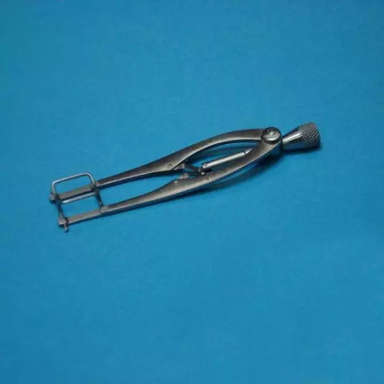 Castroviejo Speculum, Kind Holtex